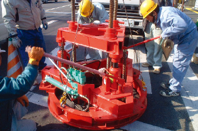 マンホール鉄蓋のメンテナンス工法 LB工法