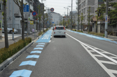 水路内蔵型歩車道境界ブロック ライン導水ブロック-F型